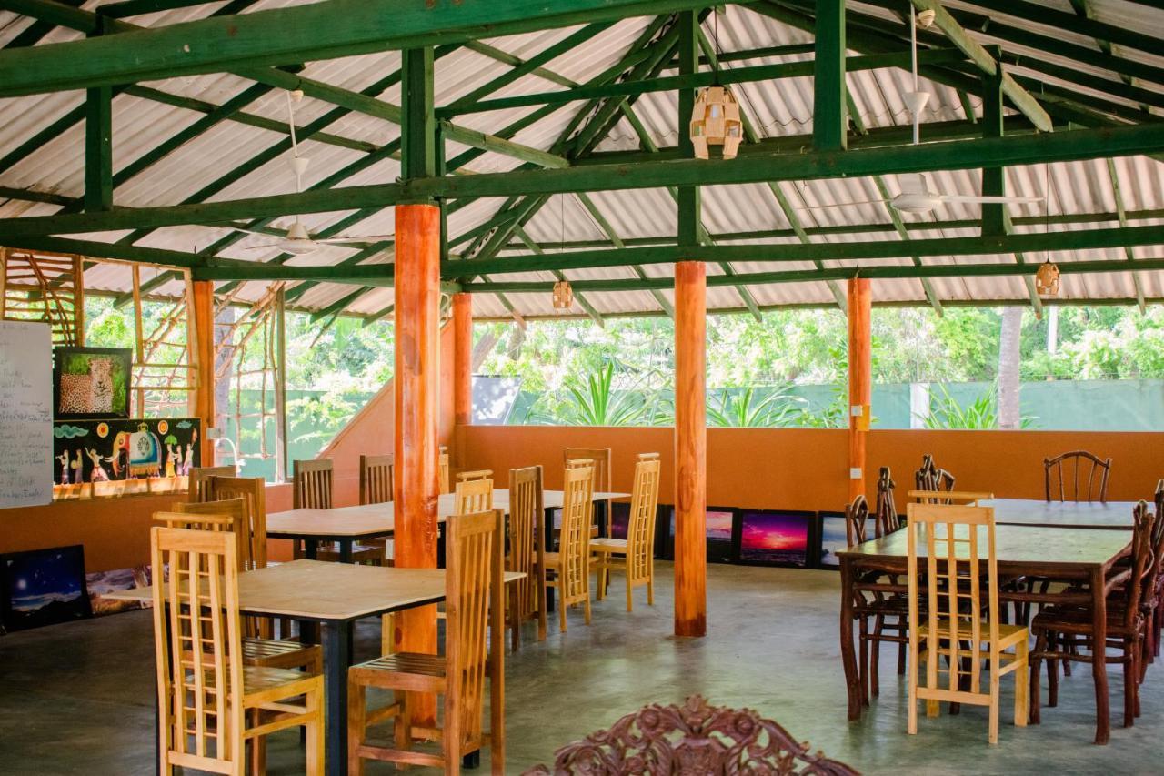 Sarada Beach Resort Tissamaharama Bagian luar foto